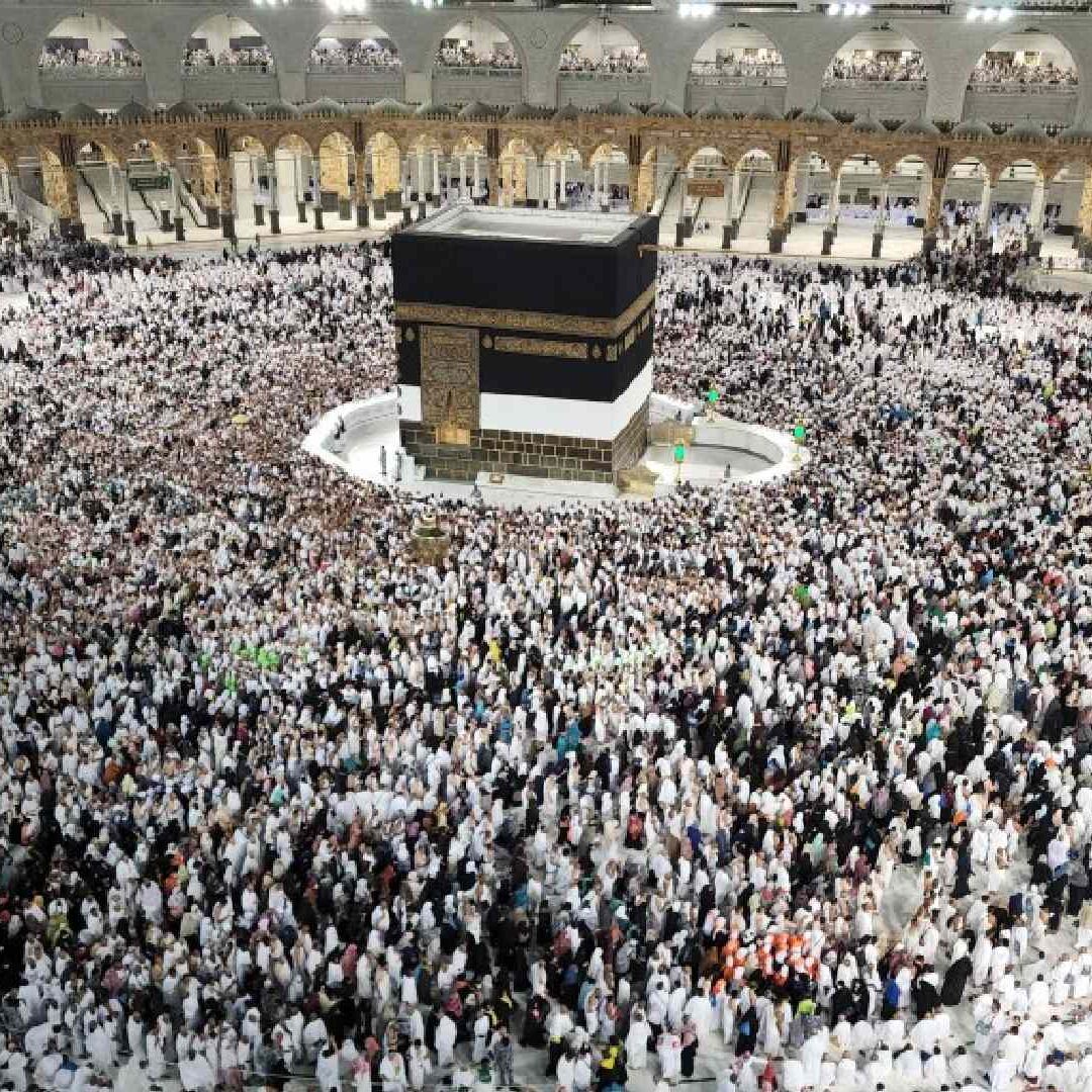 Futuros peregrinos del Hajj en La Meca. Foto: AFP